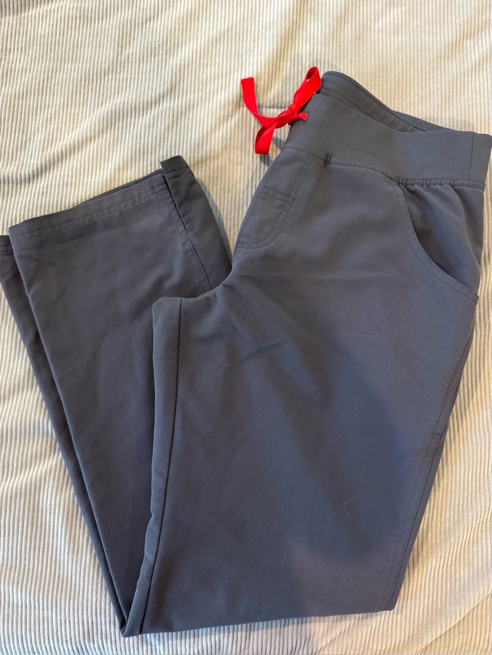 Figs Women’s Kade Pant with Red Drawstring